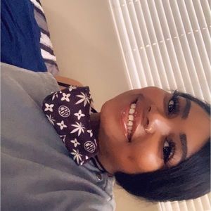 Meet your Posher, Cheri